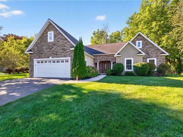 626 Brookstone, Webster, NY 14580