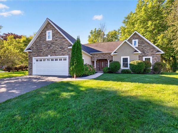 626 Brookstone , Webster, NY 14580