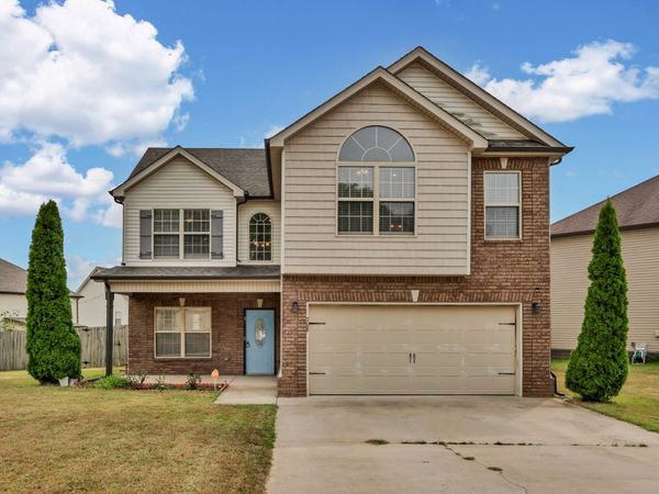 708 Sturdivant Dr , Clarksville, TN 37042