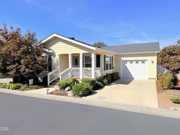 204 Kingsley Drive, Grants Pass, OR 97526