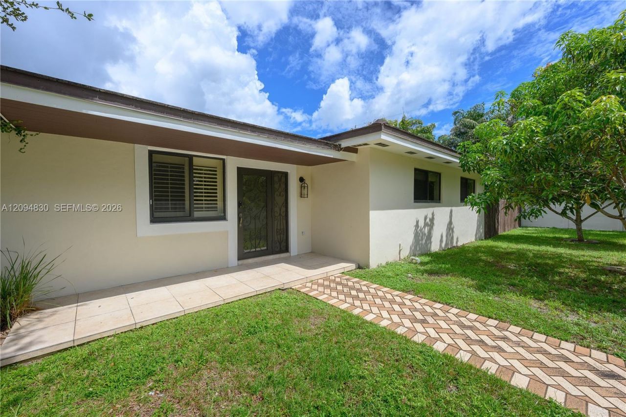 7985 SW 136th St, Pinecrest, FL 33156 Photo