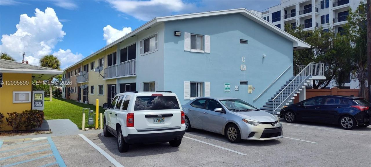 1501 Crescent Cir, Unit C27, Lake Park, FL 33403 Photo