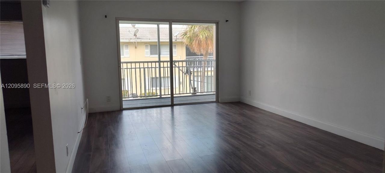 1501 Crescent Cir, Unit C27, Lake Park, FL 33403 Photo