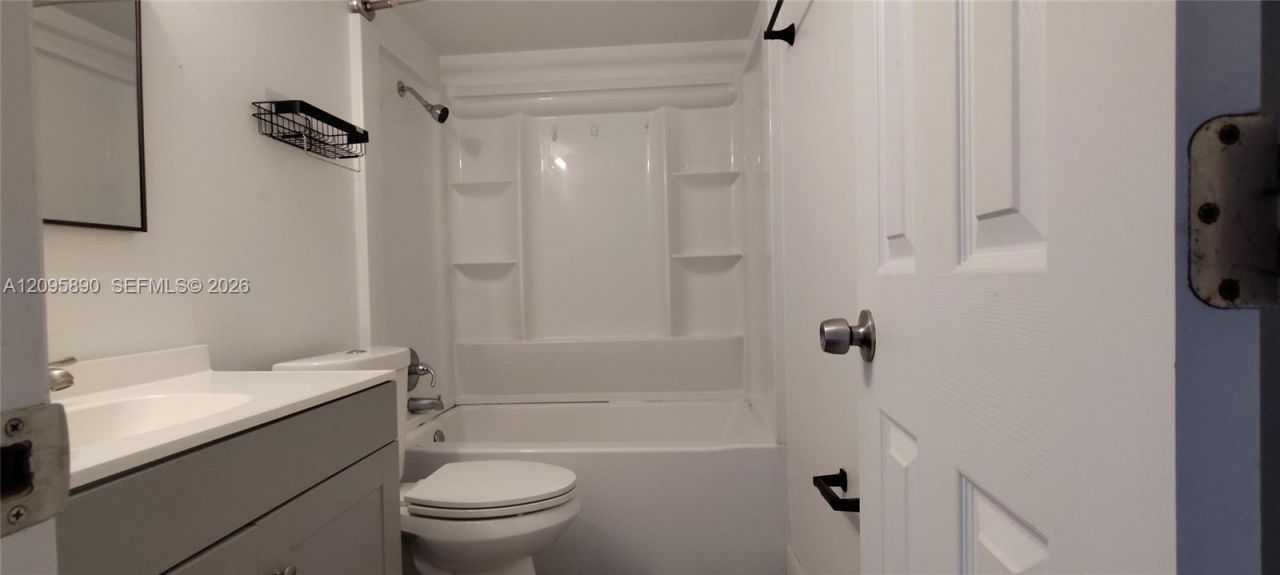 1501 Crescent Cir, Unit C27, Lake Park, FL 33403 Photo