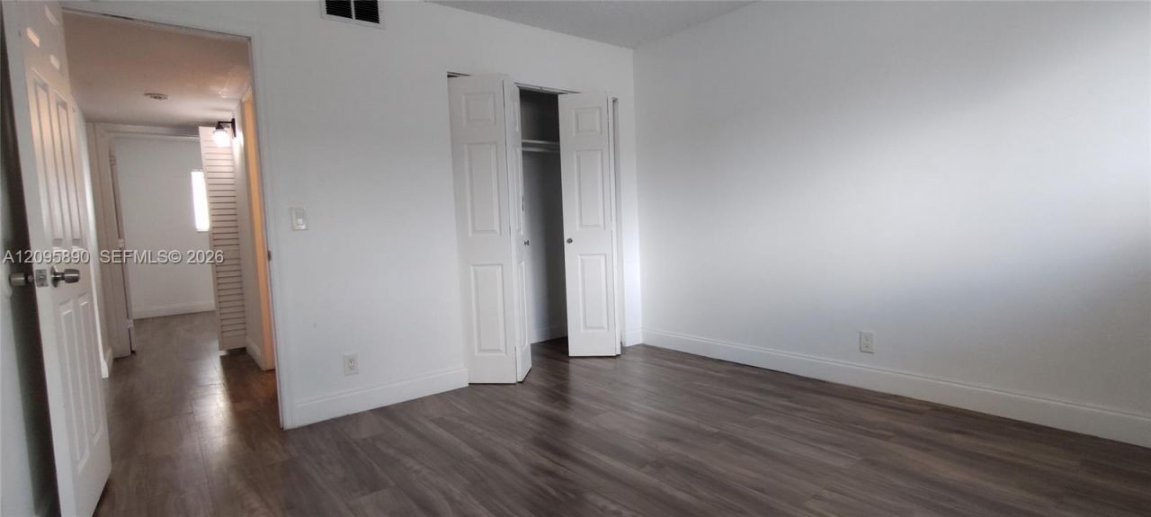 1501 Crescent Cir, Unit C27, Lake Park, FL 33403 Photo