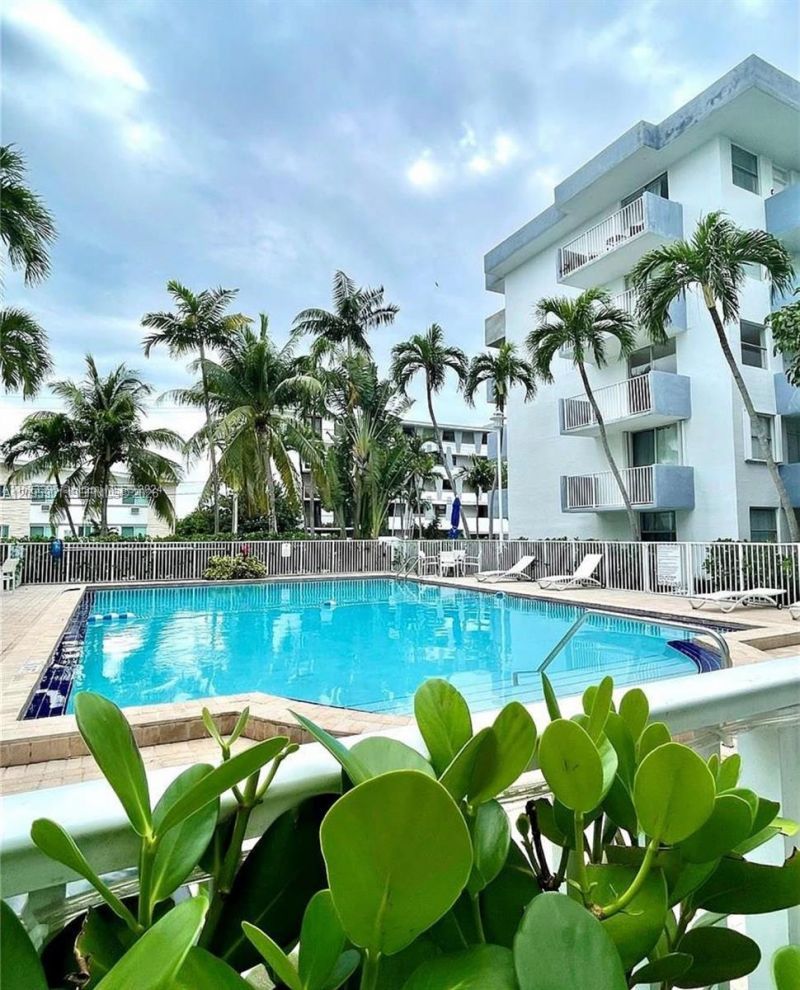 1801 S Treasure Dr, Unit 419, North Bay Village, FL 33141 Photo