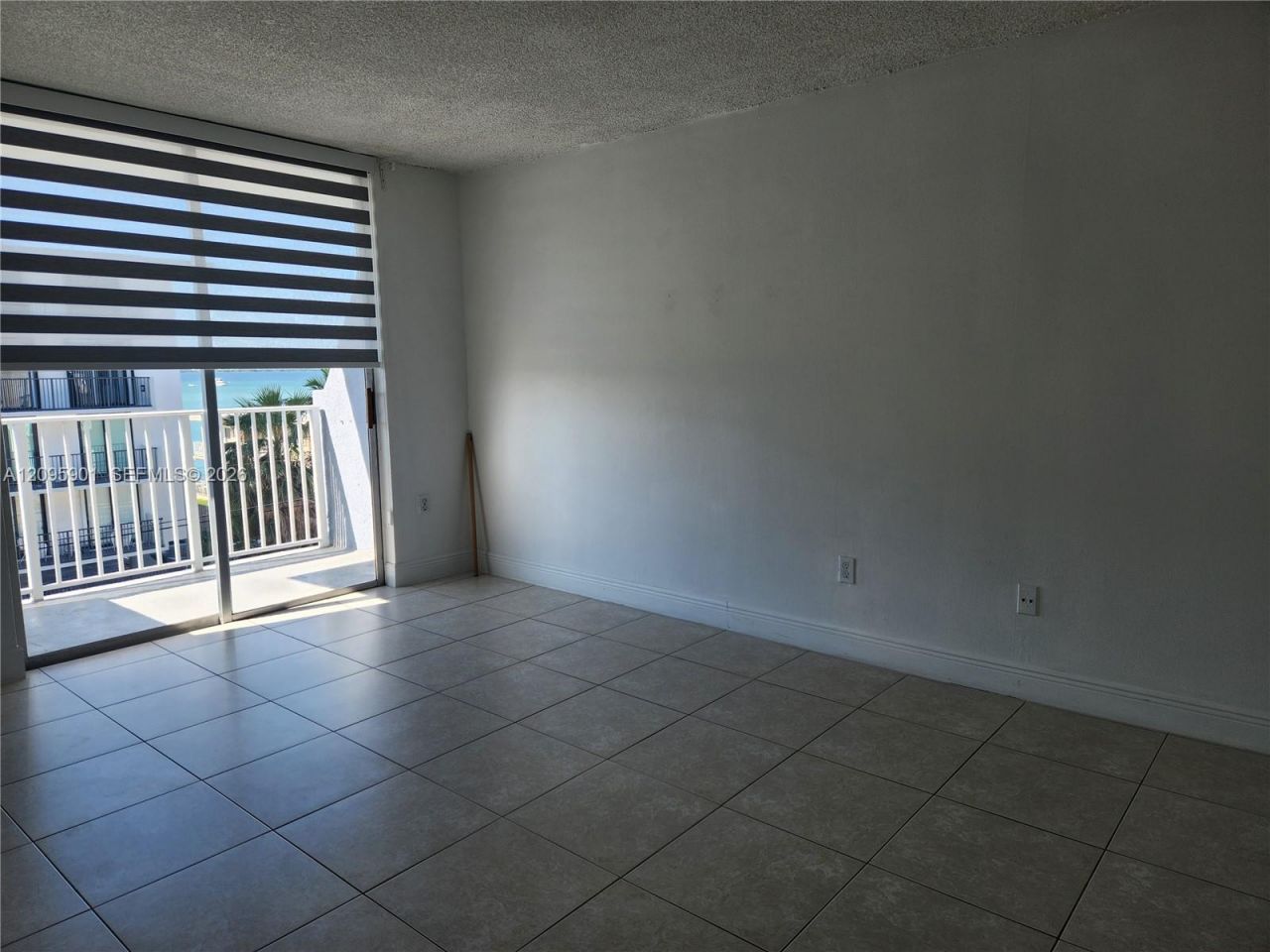1801 S Treasure Dr, Unit 419, North Bay Village, FL 33141 Photo