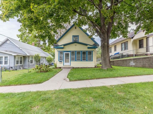 1124 25th St., Sioux City, IA 51104
