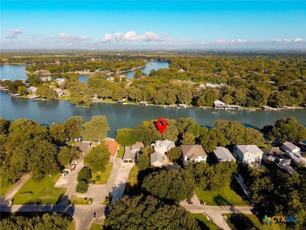 244 Lake Ridge Drive , Seguin, TX 78155