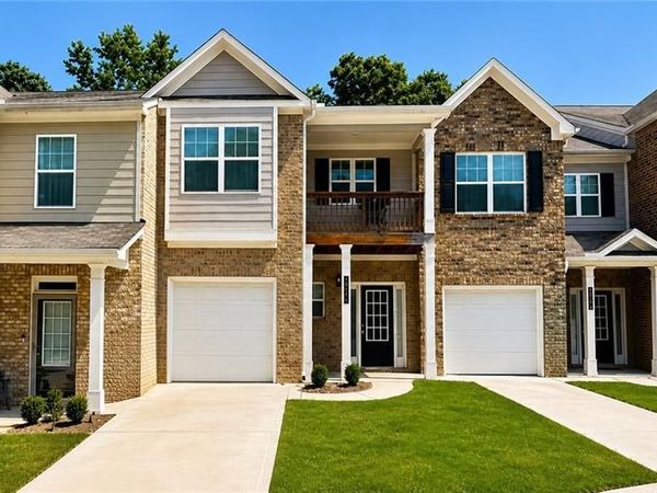 10172 Benton Woods Dr , Covington, GA 30014