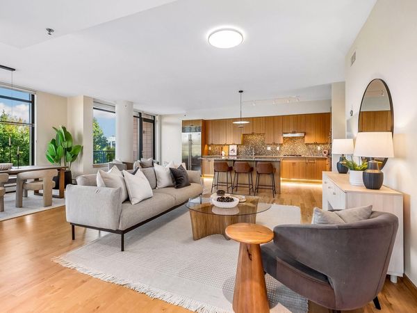 215 10th Avenue S, Unit 313, Minneapolis, MN 55415
