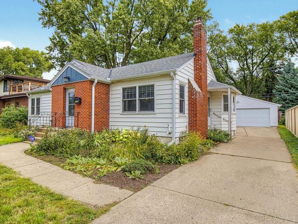 1796 Holton Street , Falcon Heights, MN 55113