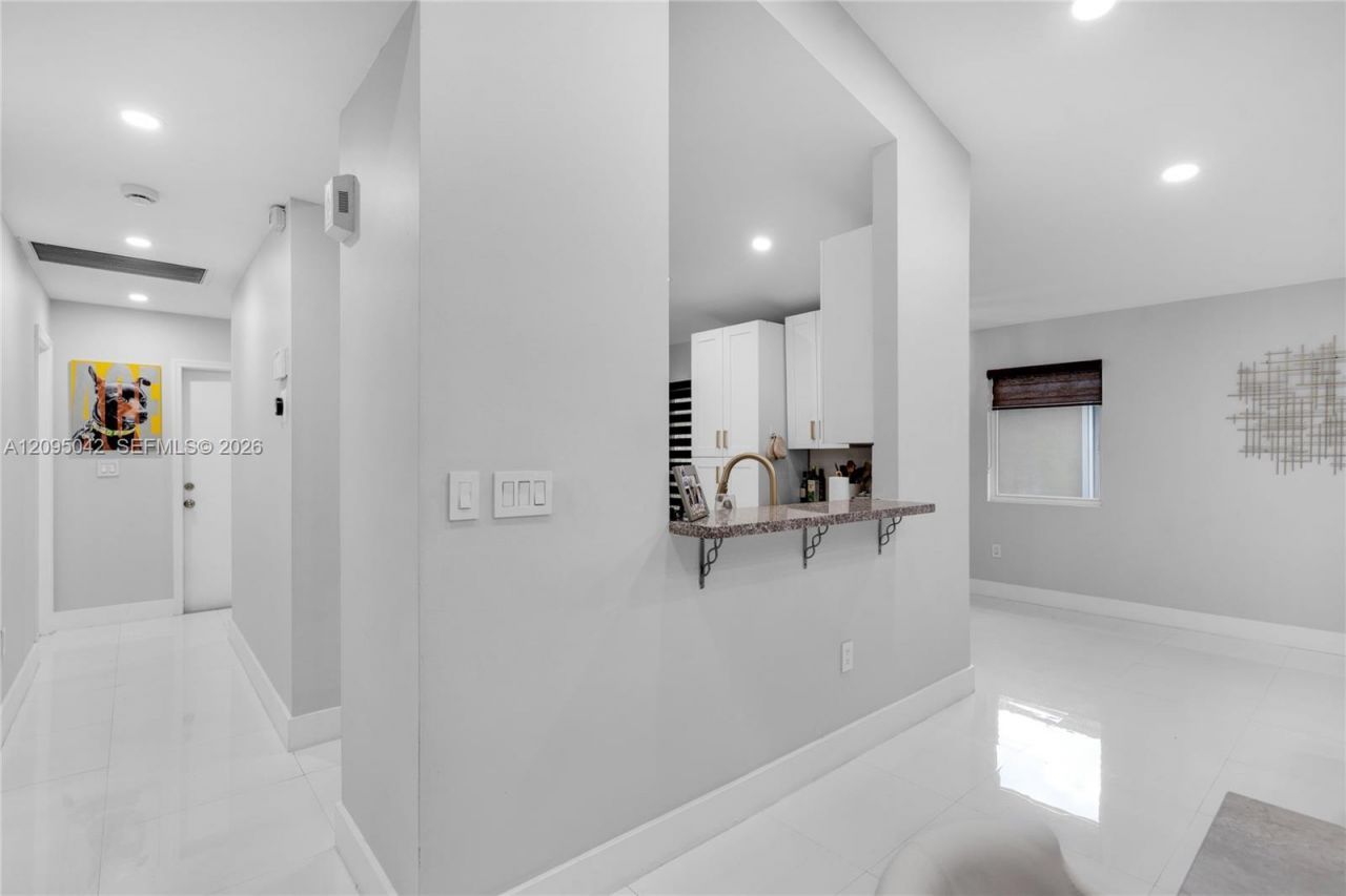 11817 SW 7th St , Pembroke Pines, FL 33025 Photo