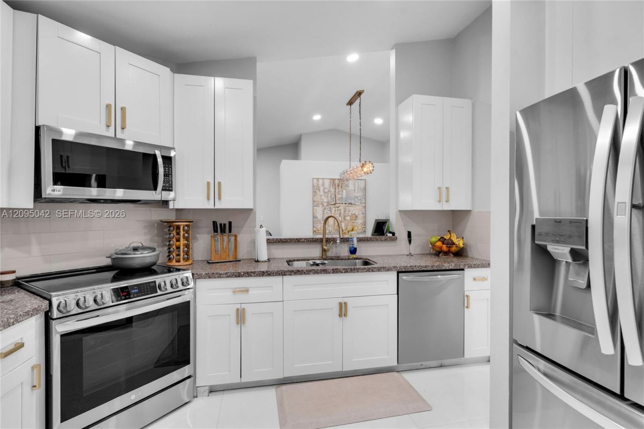 11817 SW 7th St , Pembroke Pines, FL 33025 Photo