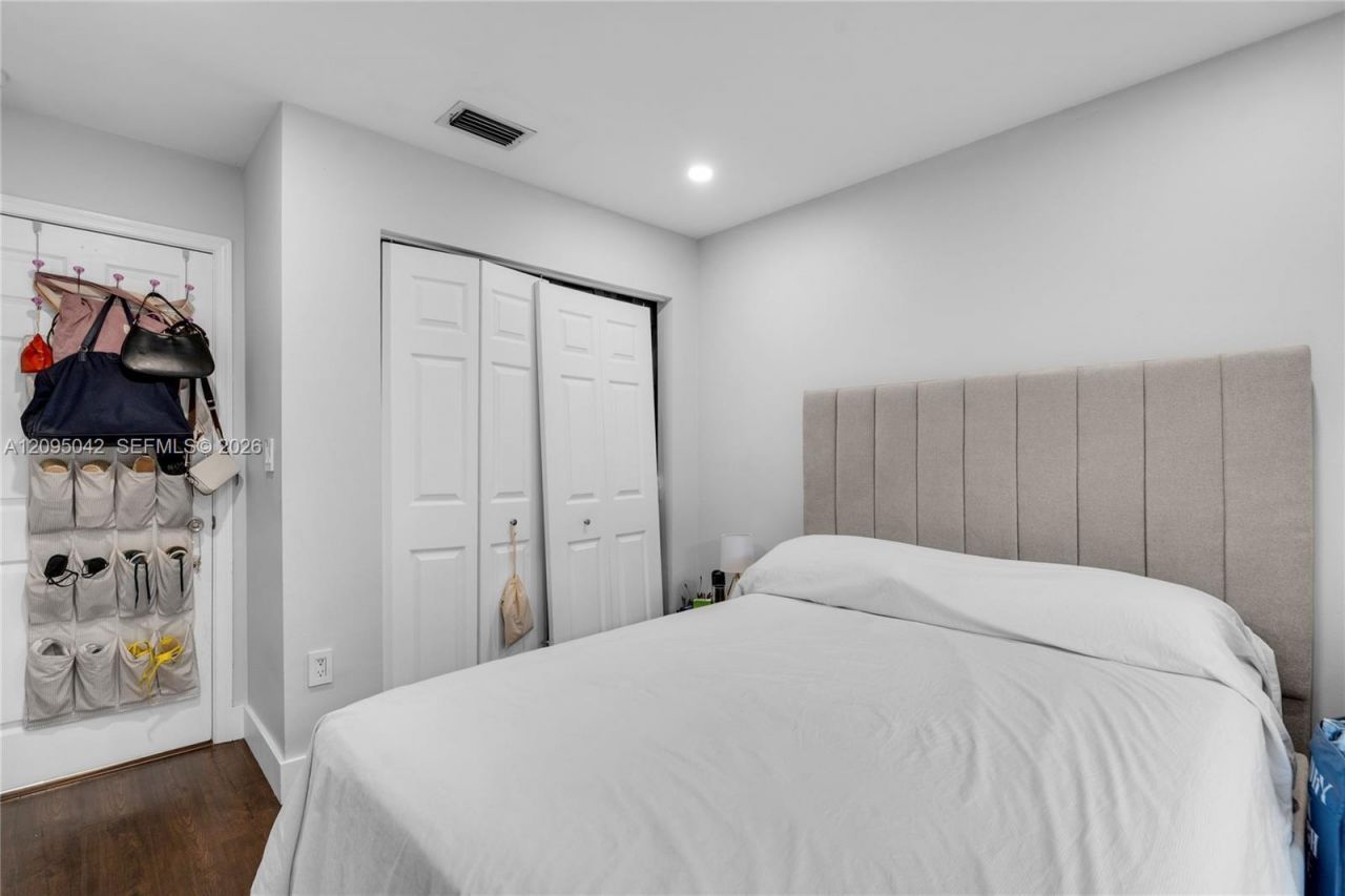 11817 SW 7th St , Pembroke Pines, FL 33025 Photo