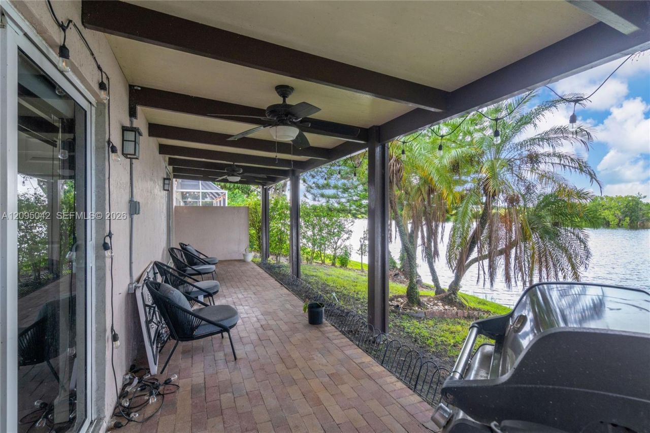 11817 SW 7th St , Pembroke Pines, FL 33025 Photo