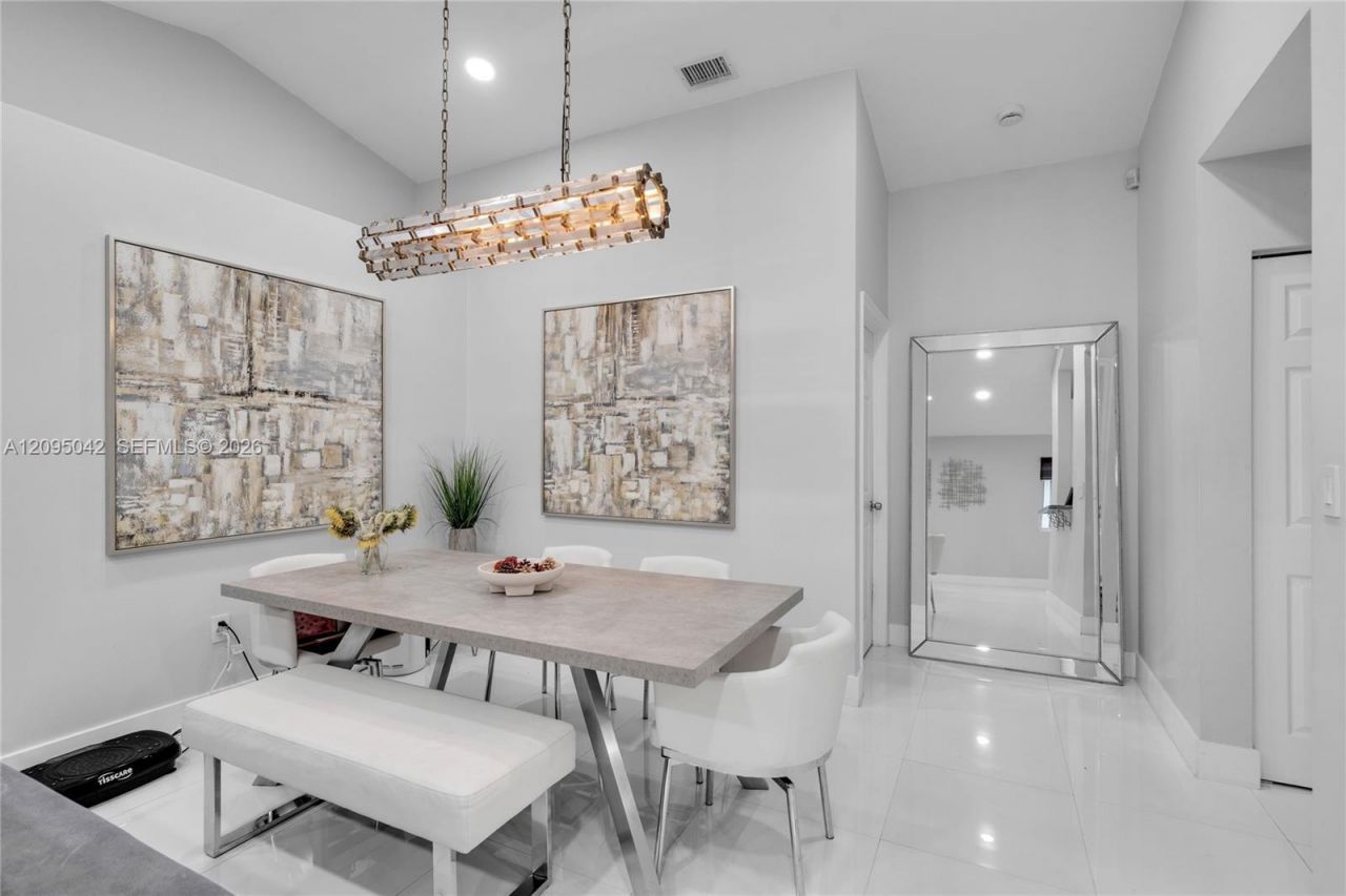 11817 SW 7th St , Pembroke Pines, FL 33025 Photo