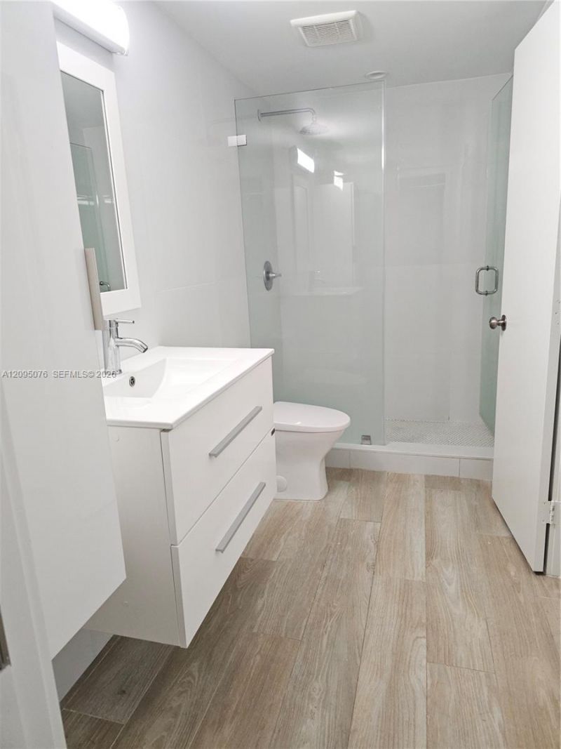 401 Ocean Dr , Unit 522, Miami Beach, FL 33139 Photo