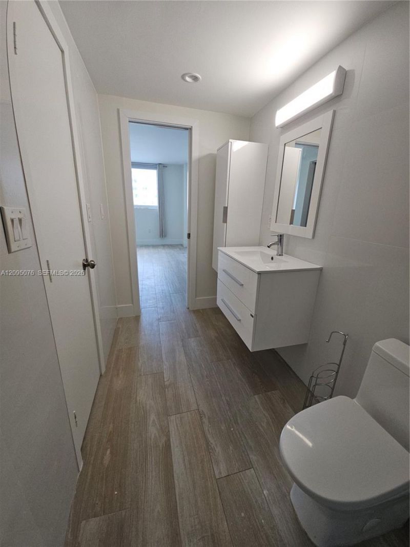 401 Ocean Dr , Unit 522, Miami Beach, FL 33139 Photo