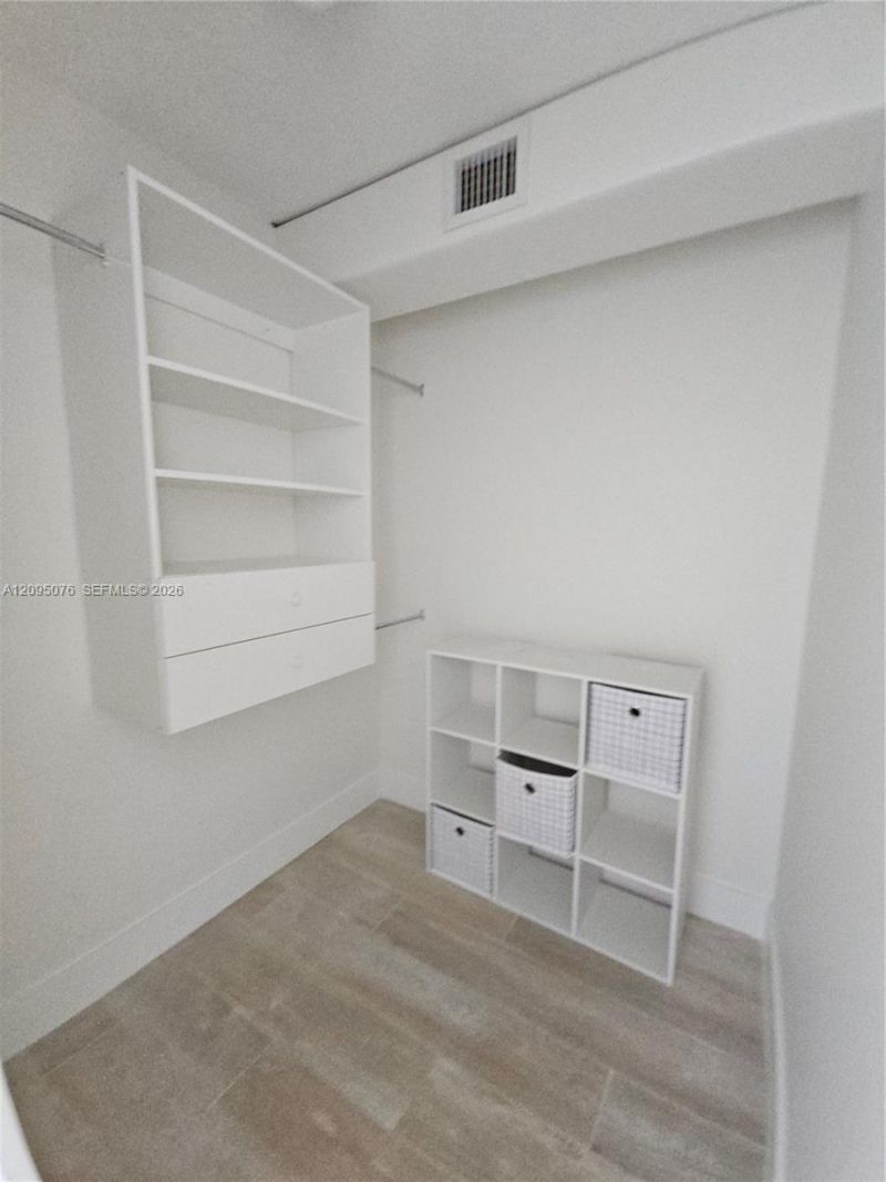 401 Ocean Dr , Unit 522, Miami Beach, FL 33139 Photo