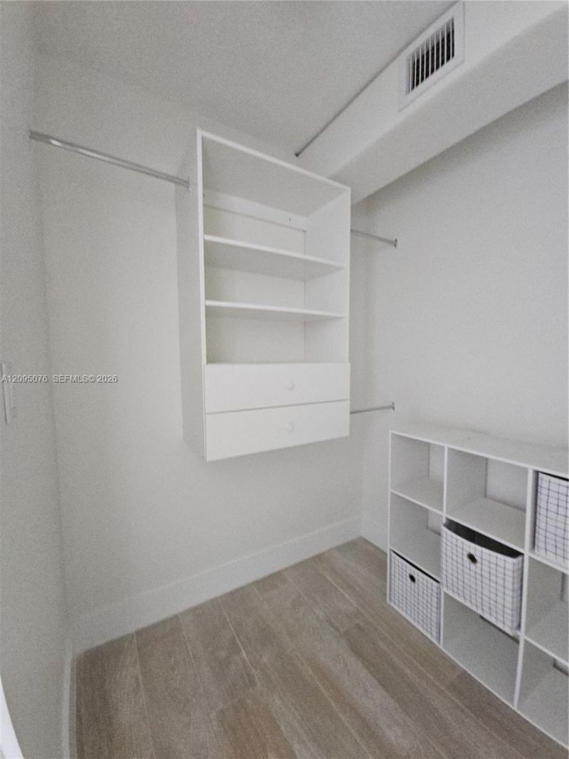 401 Ocean Dr , Unit 522, Miami Beach, FL 33139 Photo