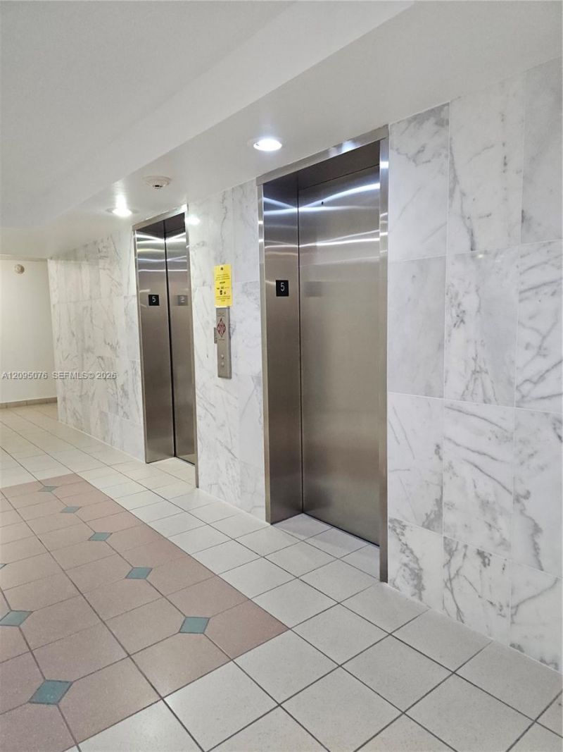 401 Ocean Dr , Unit 522, Miami Beach, FL 33139 Photo