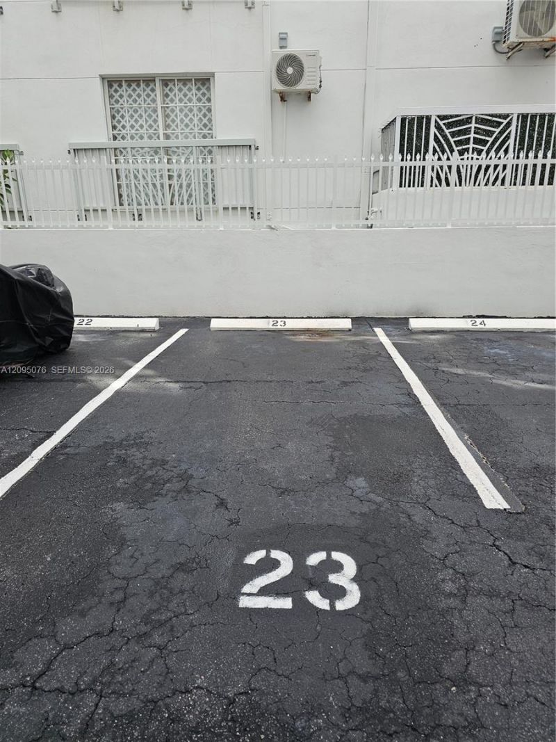 401 Ocean Dr , Unit 522, Miami Beach, FL 33139 Photo