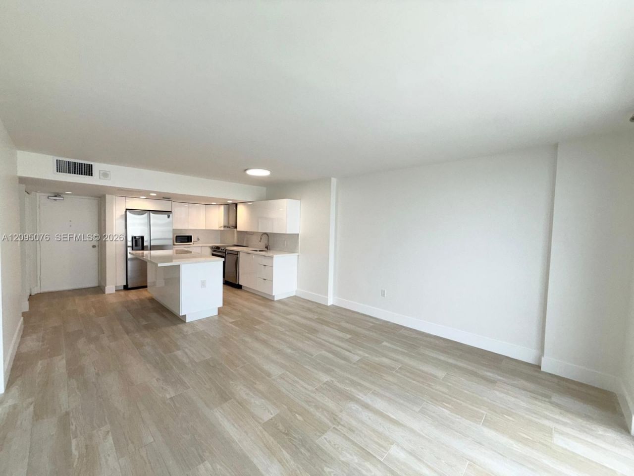 401 Ocean Dr , Unit 522, Miami Beach, FL 33139 Photo