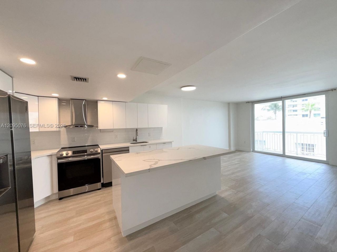 401 Ocean Dr , Unit 522, Miami Beach, FL 33139 Photo
