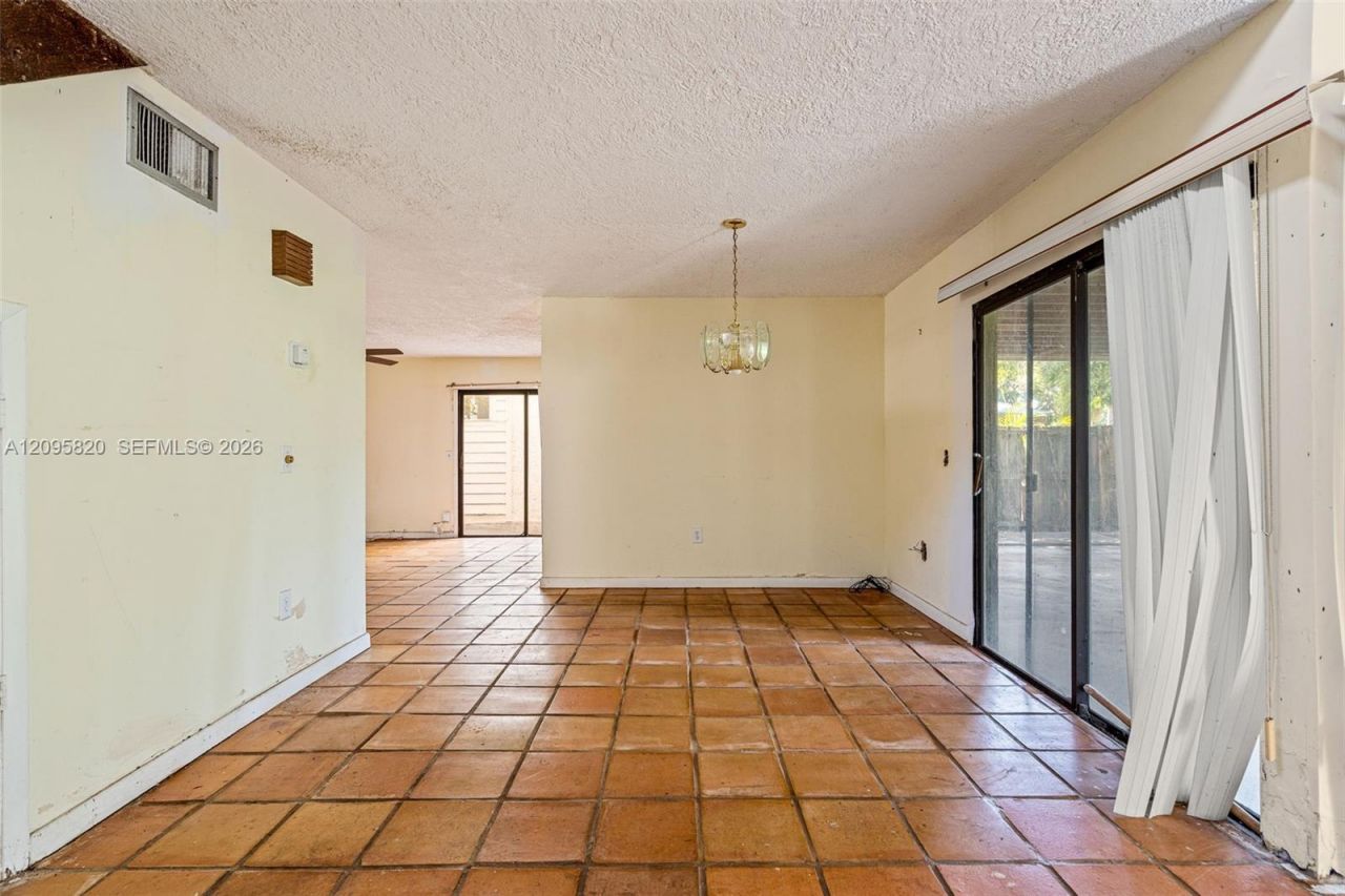 10618 SW 148th Ave Dr , Miami, FL 33196 Photo