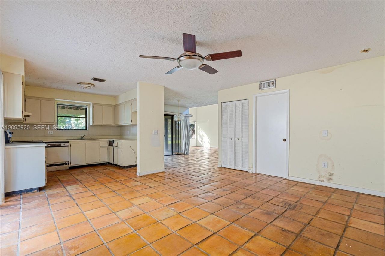 10618 SW 148th Ave Dr , Miami, FL 33196 Photo