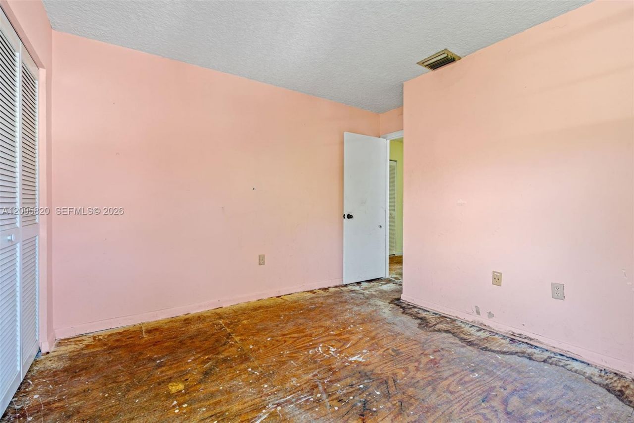10618 SW 148th Ave Dr , Miami, FL 33196 Photo