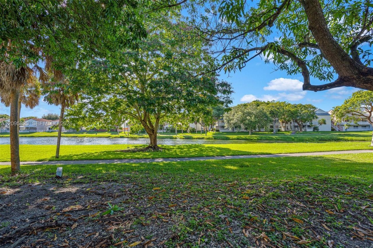 10618 SW 148th Ave Dr , Miami, FL 33196 Photo
