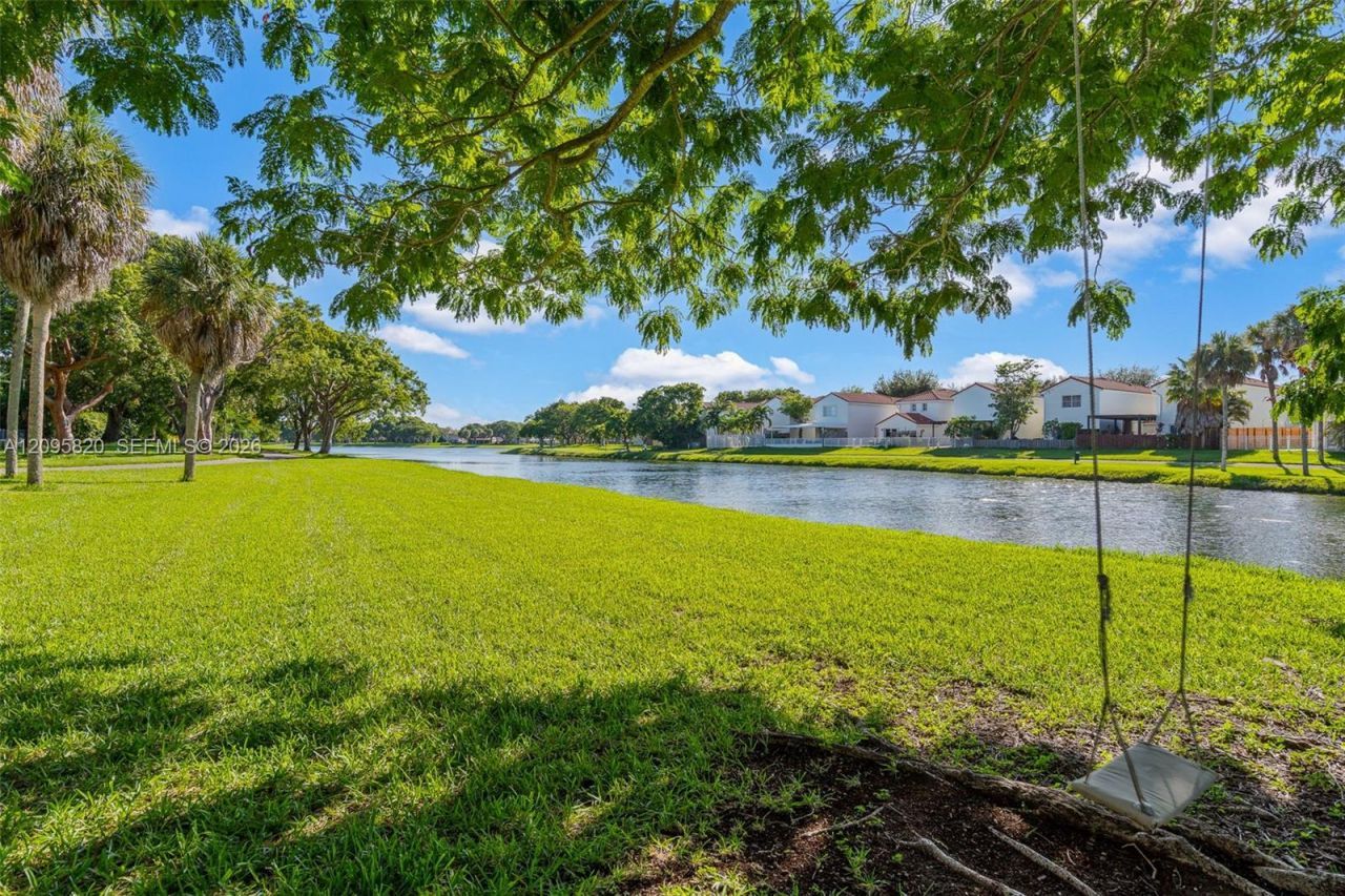 10618 SW 148th Ave Dr , Miami, FL 33196 Photo