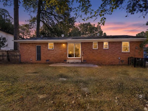 11 Regency Circle, Little Rock, AR 72209