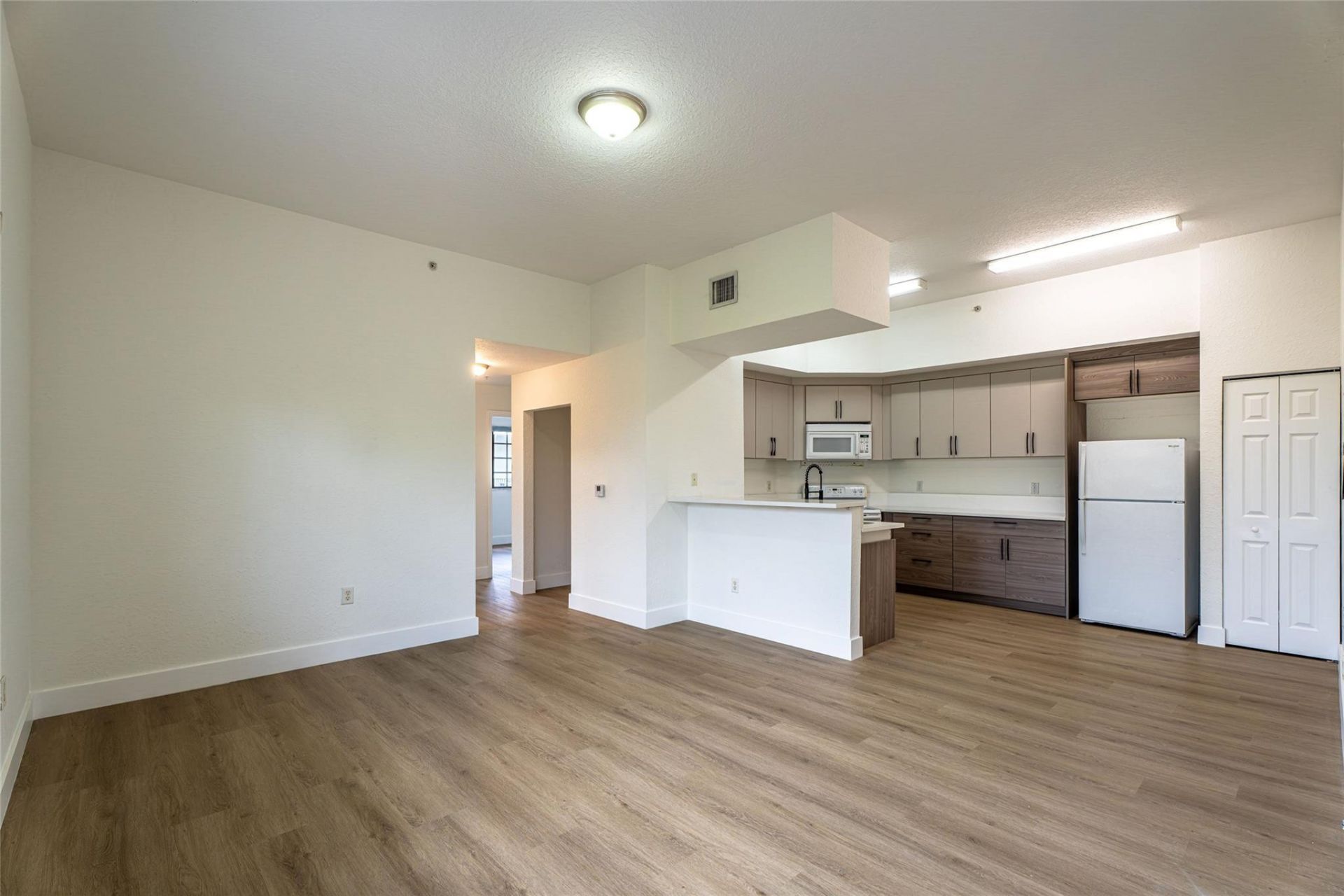 2801 Riverside Drive, Unit 301-S, Coral Springs, FL 33065 Photo