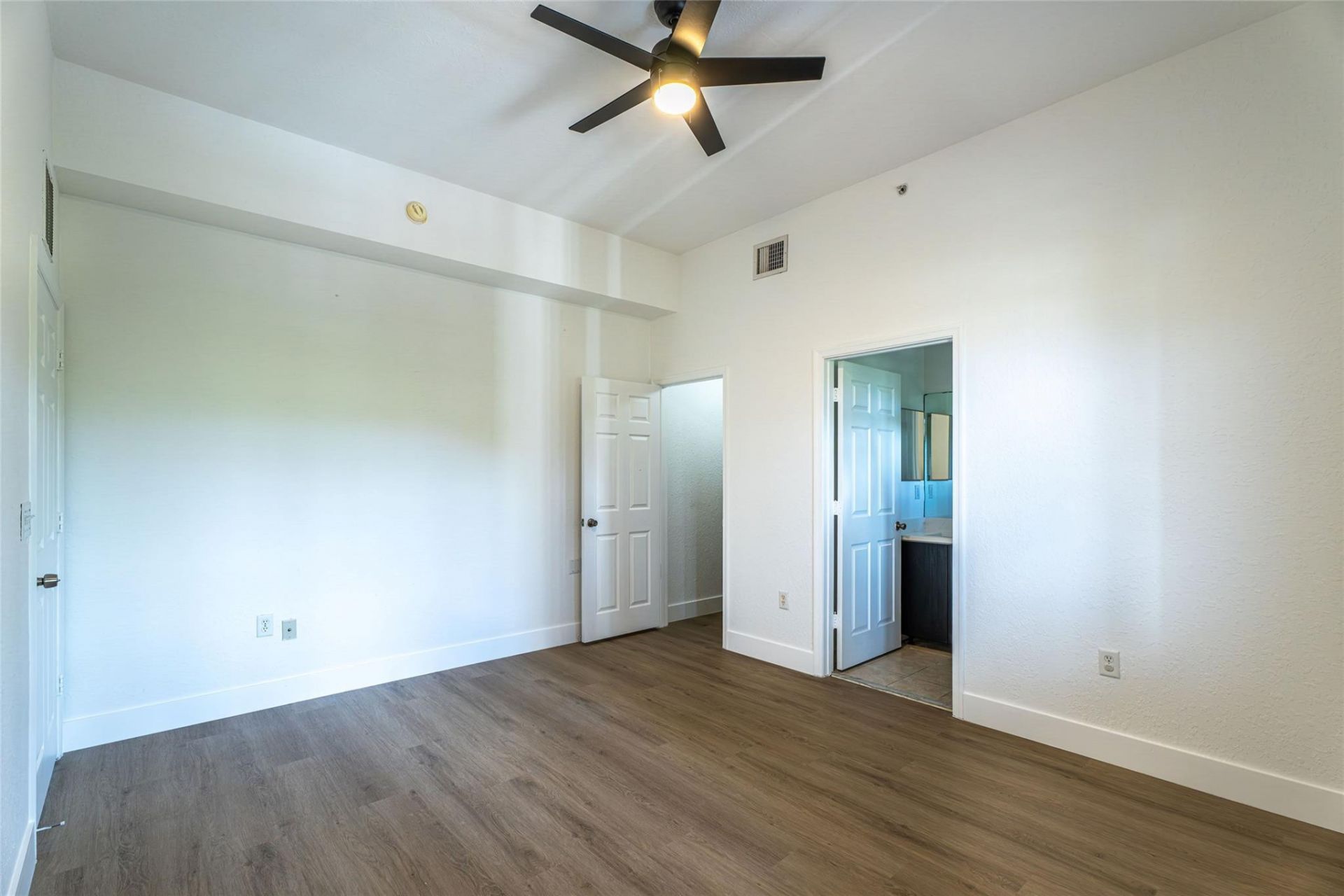 2801 Riverside Drive, Unit 301-S, Coral Springs, FL 33065 Photo