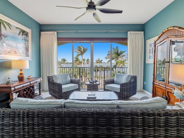 36 HARBOUR ISLE Drive W, Unit 304, Fort Pierce, FL 34949