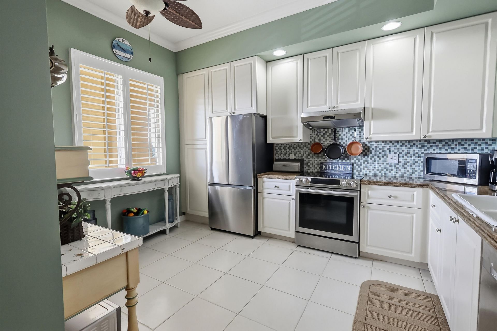 36 Harbour Isle Drive W, Unit 304, Fort Pierce, FL 34949 Photo