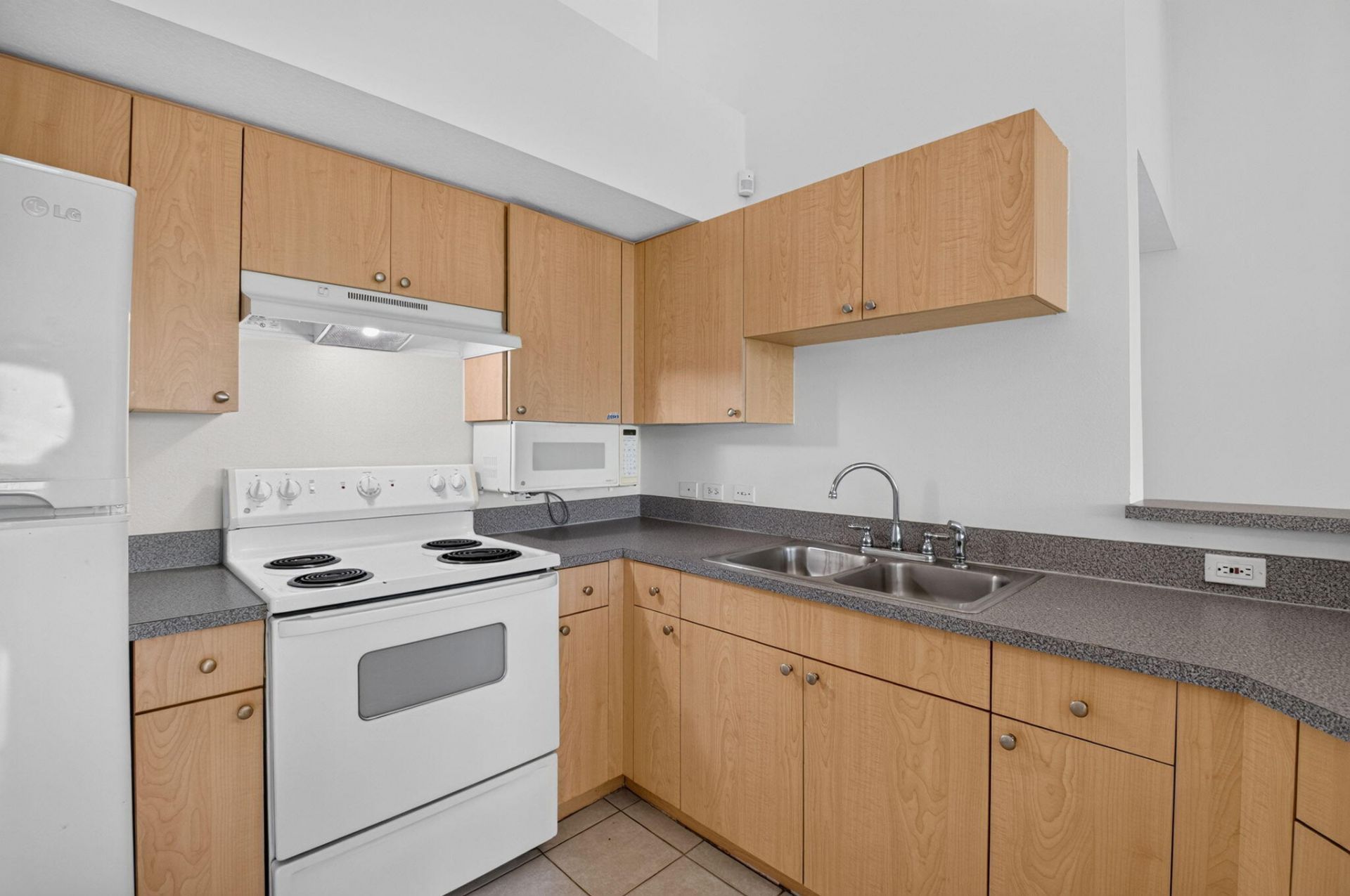 417 Villa Circle, Boynton Beach, FL 33435 Photo