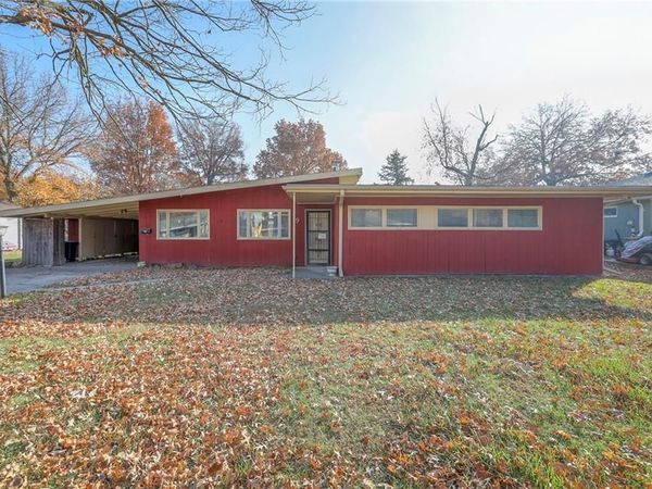 9 Crestview Drive, Paola, KS 66071