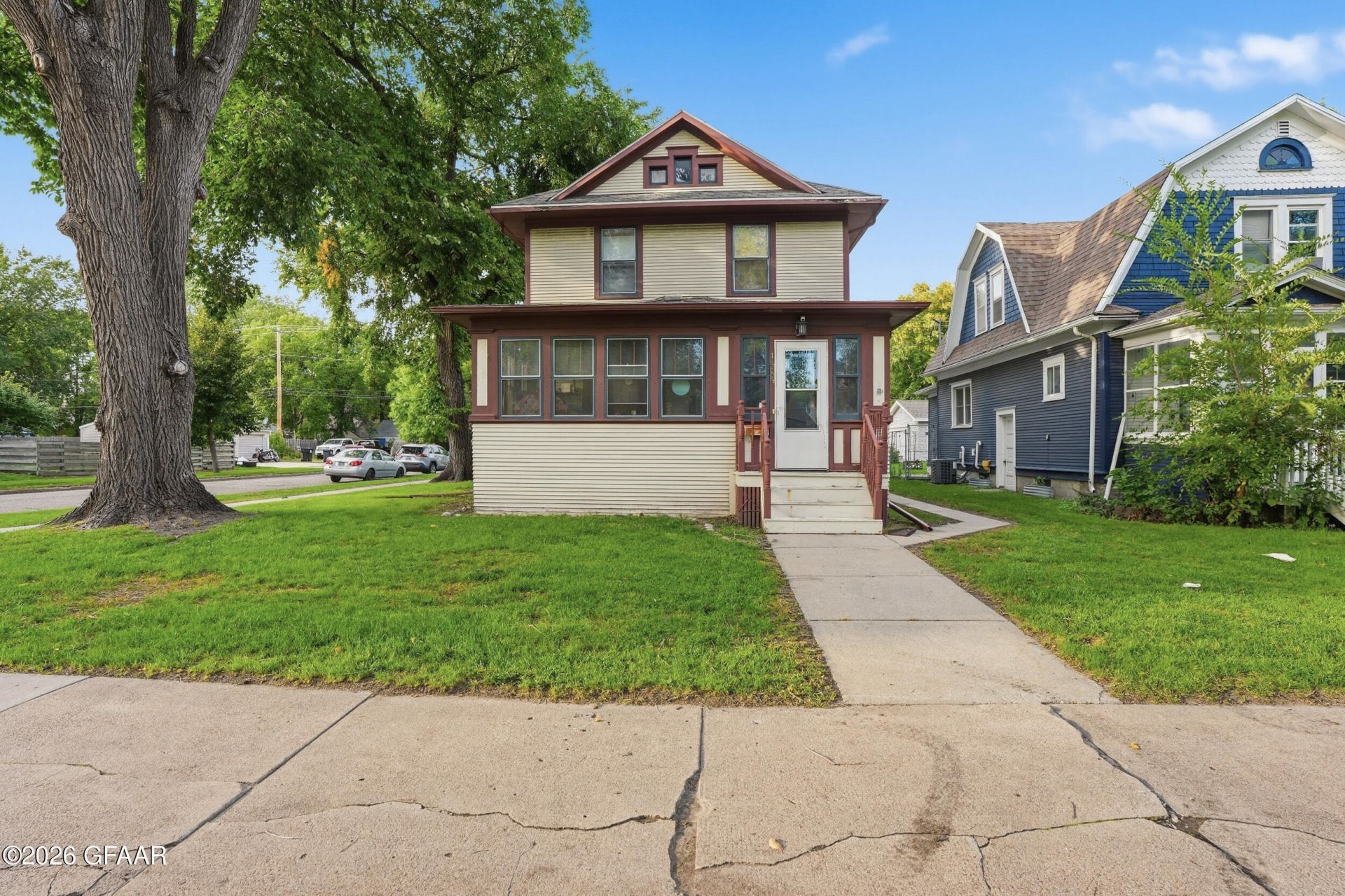 1424 UNIVERSITY Avenue  primary photo