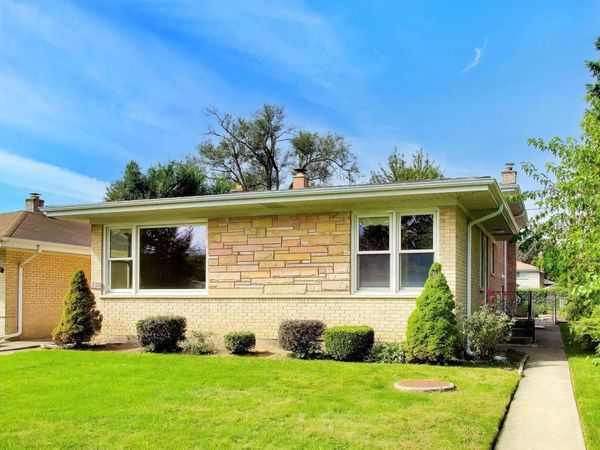 8022 Keeler Avenue, Skokie, IL 60076