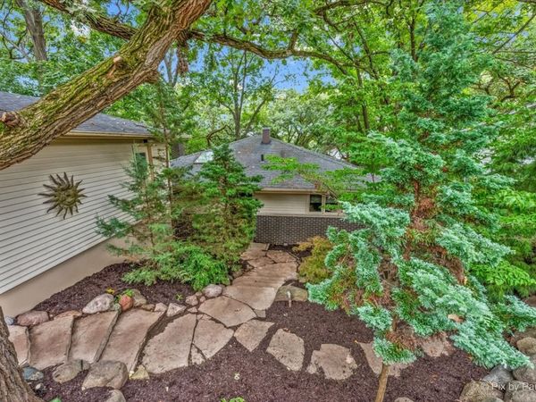 208 N Shore Drive , Oakwood Hills, IL 60013