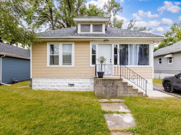306 Barry Avenue, Lockport, IL 60441