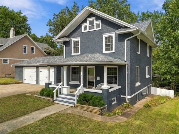 1302 Caroline Avenue , Clinton, IA 52732