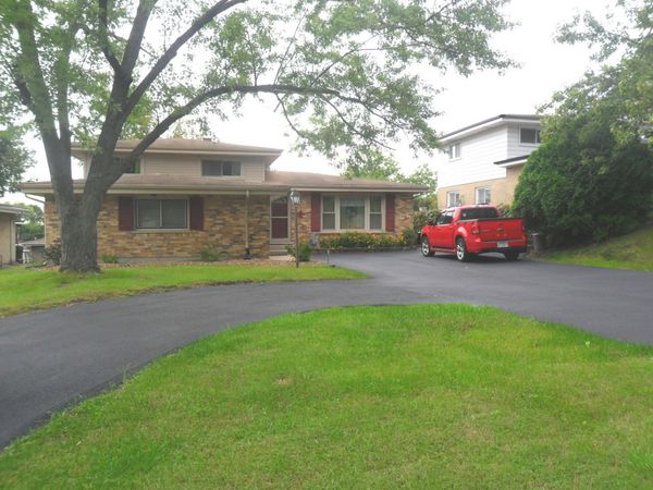 8501 S Kean Avenue, Hickory Hills, IL 60457