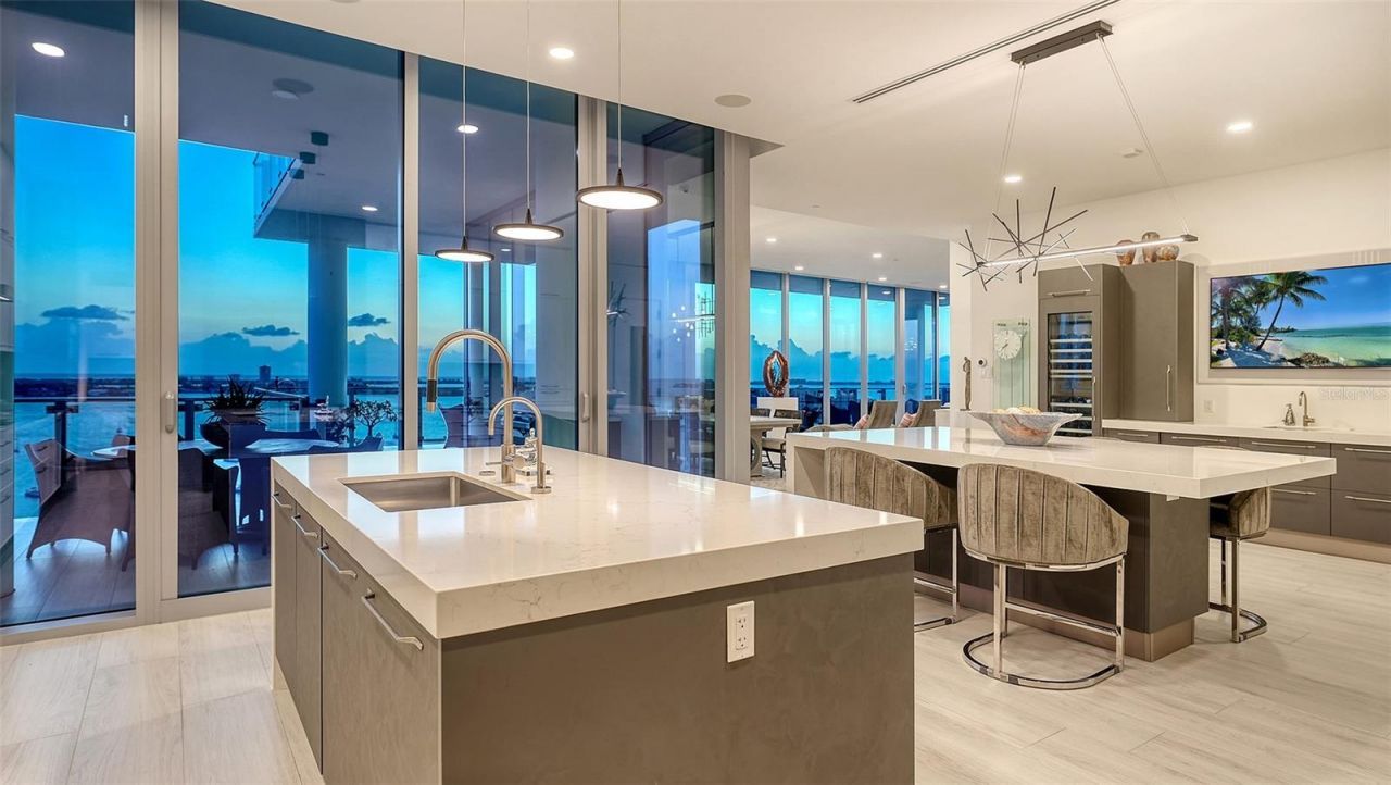605 S Gulfstream Avenue, Unit 13, Sarasota, FL 34236 Photo