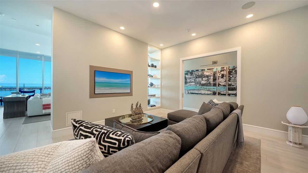 605 S Gulfstream Avenue, Unit 13, Sarasota, FL 34236 Photo