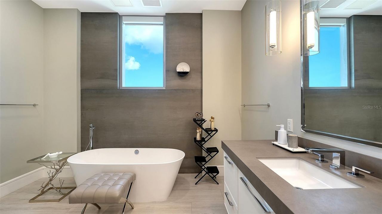 605 S Gulfstream Avenue, Unit 13, Sarasota, FL 34236 Photo
